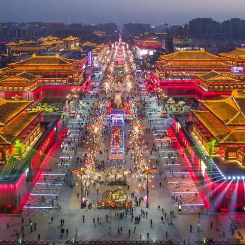 在不夜城开店的热门选择有哪些？推荐几种适合的店铺类型与经营方式。